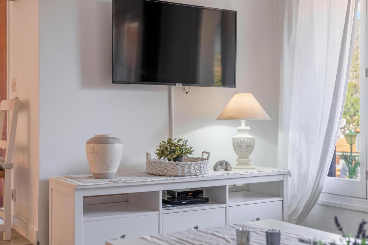 Gorgeous Renovated Cala Sant Vicenc Beach Villa Cala de Sant Vicenc Eksteriør bilde